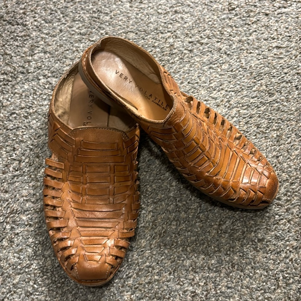 Very volatile loafers